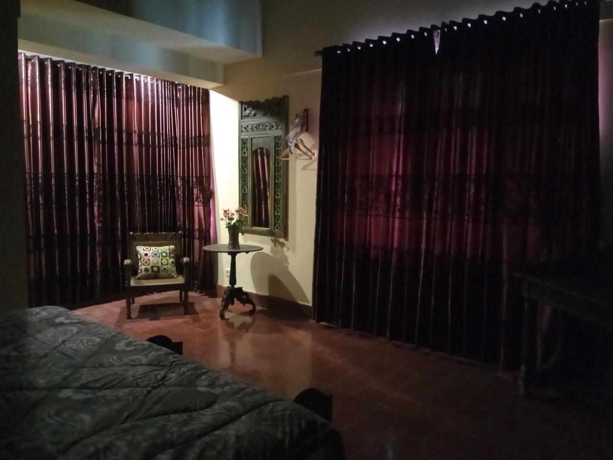 Doeloerkoe Homestay Solo Exterior foto
